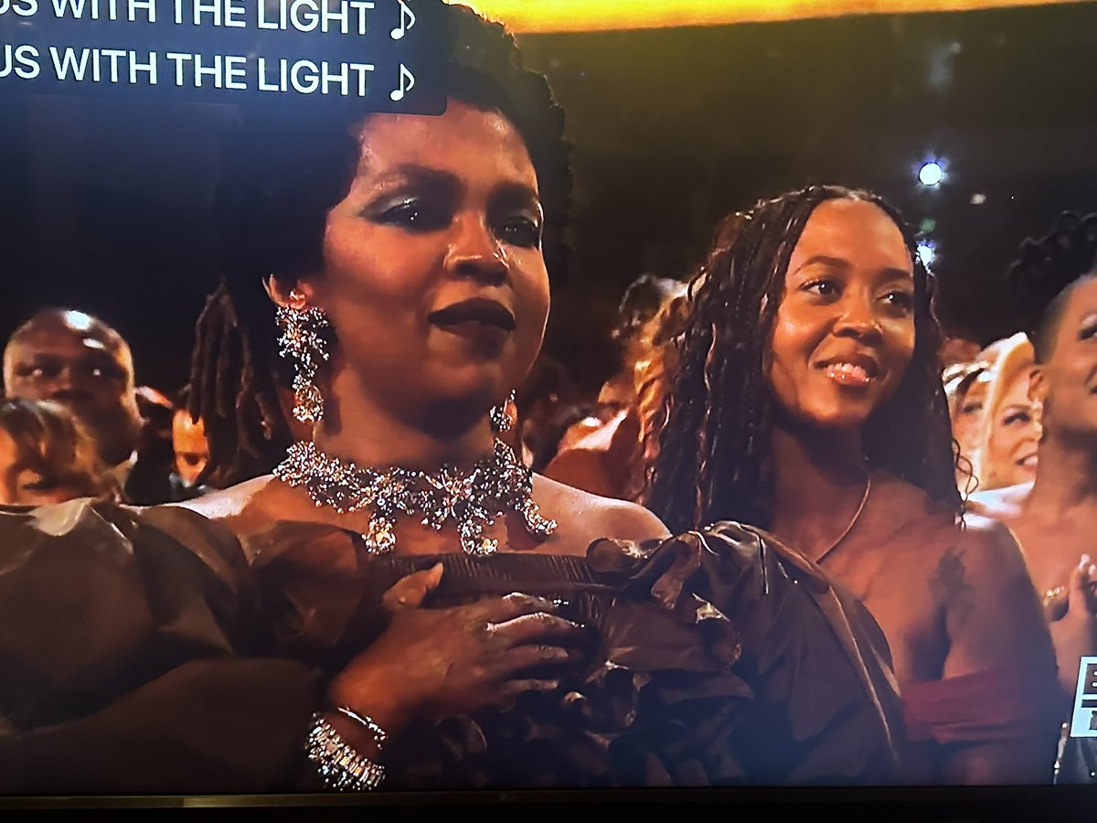 glowin_melanin's tweet photo. Tanya Blount singing right back to Lauryn Hill I’M NOT OKAYYYY #BETAwards https://t.co/kEBBAvR310