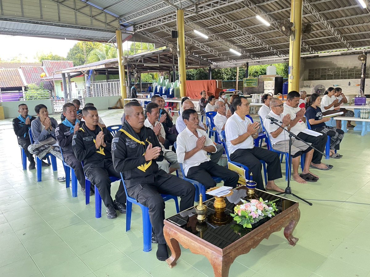45blackarmy's tweet photo. 🙏🛕#วันนี้วันพระ สืบสานศรัทธา วิถีไทย ทหารพราน 45 ร่วมใจชาวบ้านในพื้นที่ ร่วมทำบุญวันพระ สร้างสังคมสันติสุข
​#ศูนย์ประชาสัมพันธ์ #ทหารพราน45
#หน่วยเฉพาะกิจกรมทหารพรานที่45 https://t.co/TCAYD36An0