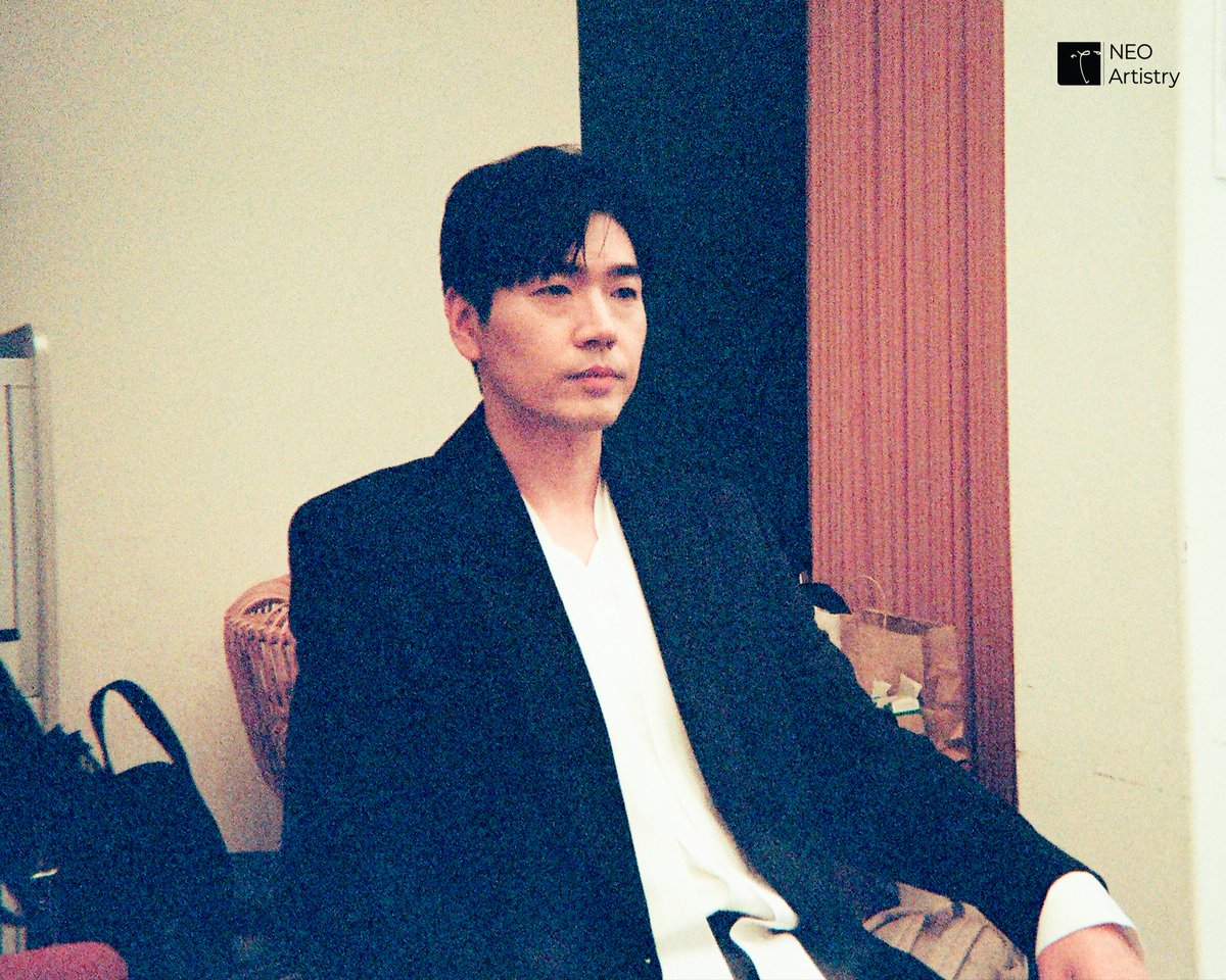 NEOartistry_'s tweet photo. [𝐍𝐀 : 𝐌𝐎𝐌𝐄𝐍𝐓]
⠀
𝑵𝑬𝑶 𝑨𝑹𝑻𝑰𝑺𝑻𝑹𝒀
프로필 촬영 현장 비하인드,
배우가 직접 담은 순간들📸#1
⠀
#네오아티스트리
#김종구 #정민 #주민진 #유태율
#선한국 #이진혁 #김찬종 #최민경 https://t.co/Pi8xZyDHFd
