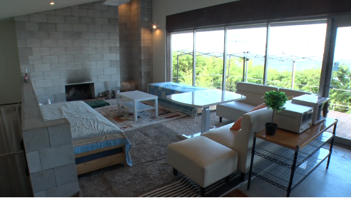 tvasahi_camp's tweet photo. #坂上忍のキャンプ飯バトル！
今回のロケでお世話になったのは、
「Rivage Blue リバージュブルー」さん✨

海や三浦半島が見えるテラス付きのグランピング棟🏕️

露天風呂、大型テント、夕食BBQ付きで最大6名まで宿泊可能です♨️

▼詳細は公式HPまで👇
https://t.co/CePbVPYXsX https://t.co/iWYvLJqolb