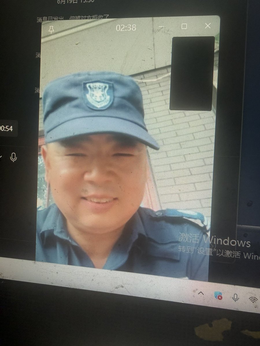 kunzhang86's tweet photo. 这个肖老头大肥猪一天能吃几桶饭能吃能睡，睡觉还打呼噜地动山摇，这个老砍头养的估计上辈子是猪八戒投胎转世的，老东西喝足了就开始想女人去摸摸舞厅去祸害婆娘，这个老杂毛长的就像一头猪来的。 https://t.co/NUdxCjNdDM