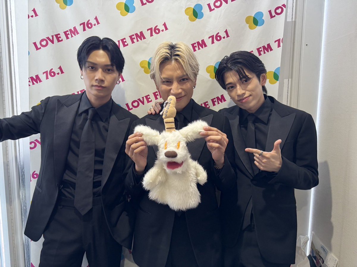 Yoka_SonyMusic's tweet photo. ＼📢#よかオト出演情報／

【#THEJETBOYBANGERZ】

YUHI、AERON、KOTAの福岡キャンペーン🍜
続いては…

📻#LOVEFM 18時台
「music×serendipity」#761musics

LOVE FMパークサイドスタジオ生出演💘
観覧🆗 遊びに来てワン！

🚀7/1 Release🚀
2nd AL「JET BANGIN’」
DL&amp;ST▶️https://t.co/UlIs5mOHpJ https://t.co/RHNFaO6oCo
