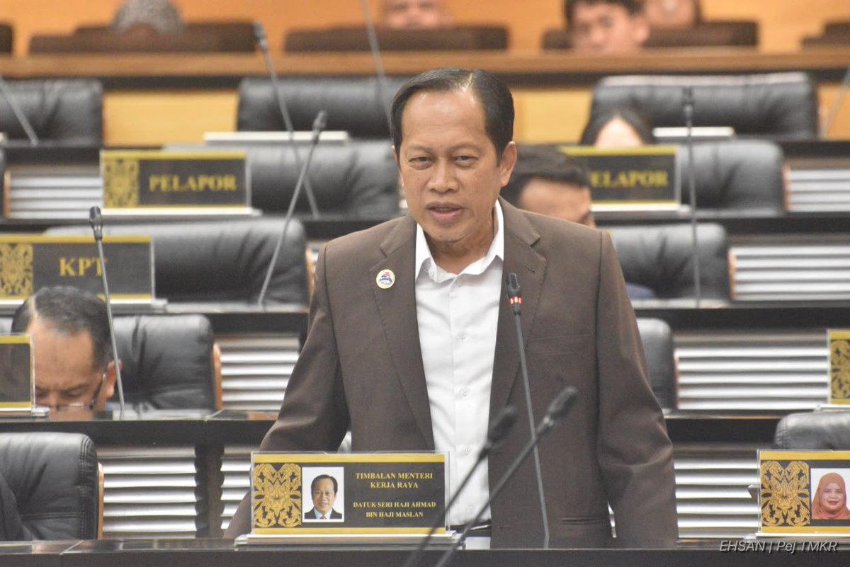 ahmadmaslan's tweet photo. Jawab soalan Kamar Khas #Parlimen ditanya oleh YB #Setiu #Terengganu, Isnin 29/6/26.
Berhubung jalan yg sesak di bandar #Permaisuri. Didapati perlu permohonan & disenarai keutamaan oleh UPEN baru dipertimbang.
Namun ada seksyen jalan yg telah dilulus & dlm proses reka bentuk. https://t.co/CYfSytKxiZ