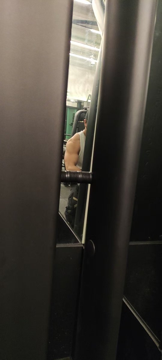 iiiiM0824's tweet photo. 感觉白点的m会更受欢迎…现在真黑啊我 #男m #m https://t.co/7FJR10D053