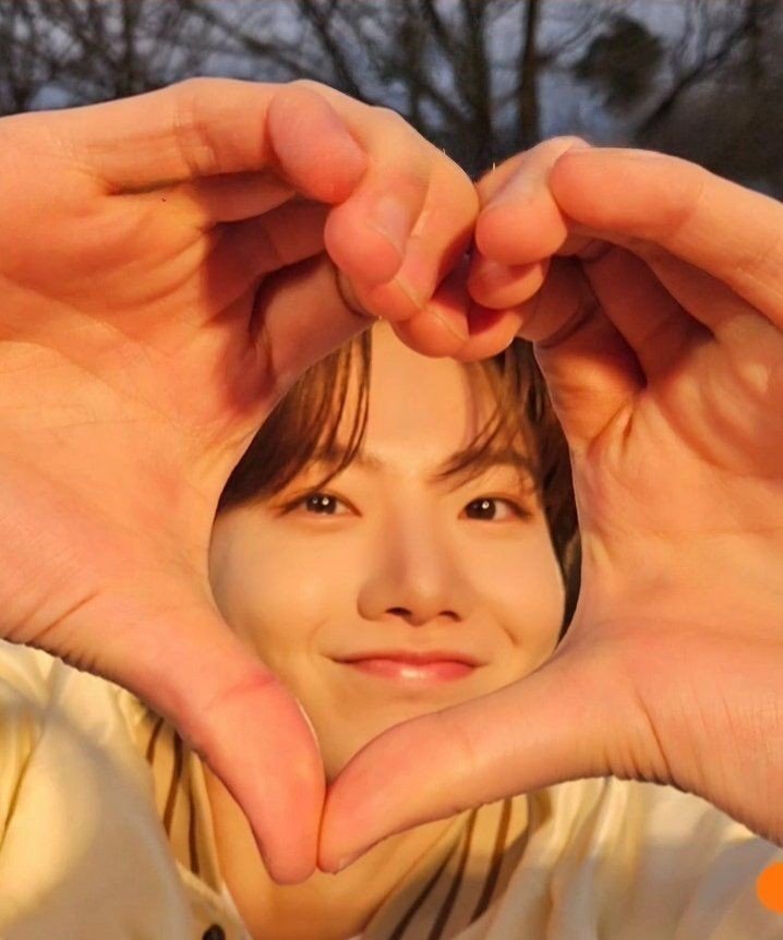 kyuomie's tweet photo. junkyu anak baik anak hebat, selamat istirahat yaa janji makan banyak sama tidur cukup ok? terus main sama ruby sama aengdu ya nanti >__< lakuin apapun yang pingin kamu lakuin ya, istirahat sepuas yang kamu mauuu. selalu inget banyak yang sayang sama kamu, termasuk aku! #준규 💖 https://t.co/76FD5Cd7B7