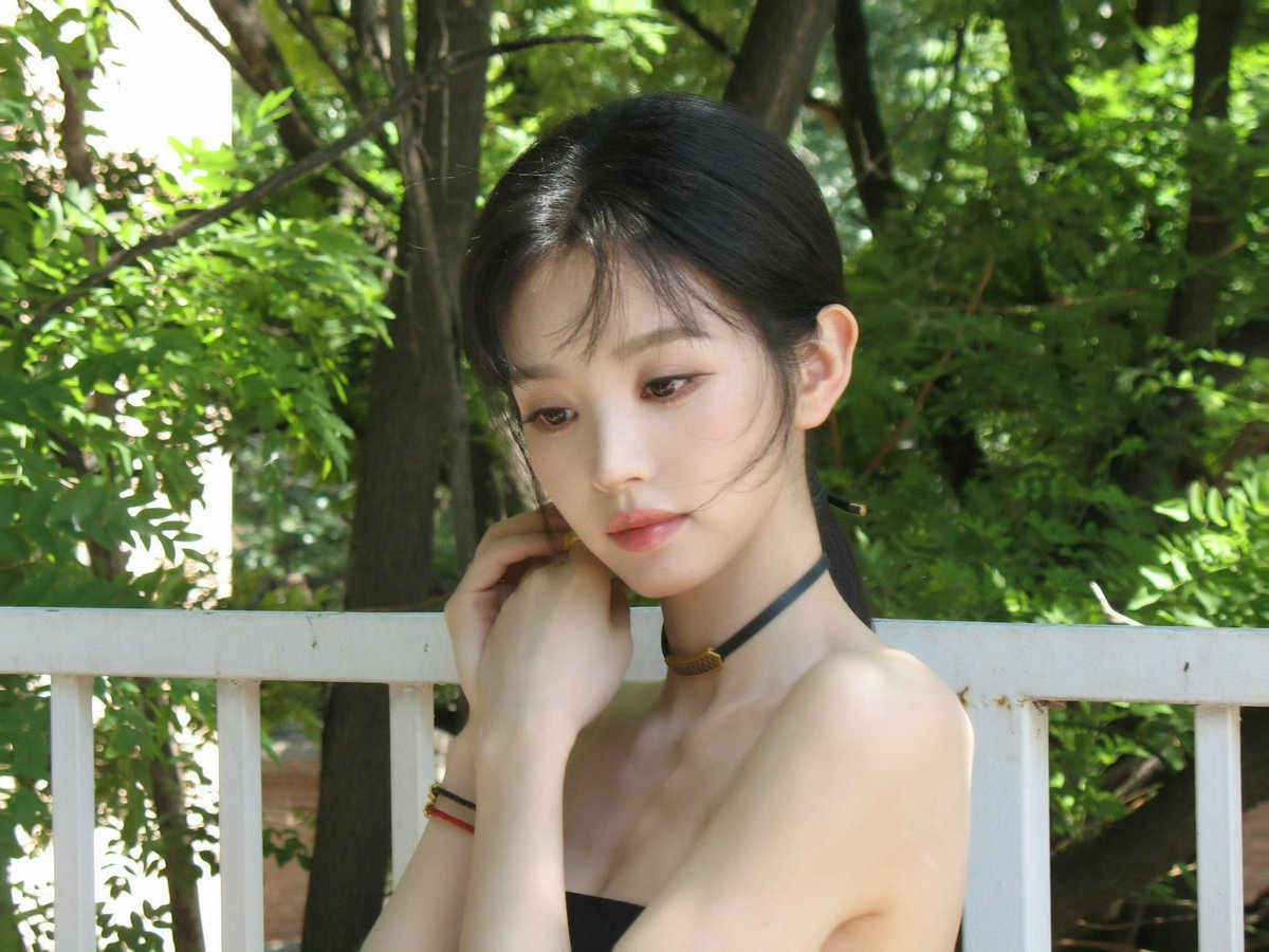 xiwepi's tweet photo. 一 ｜ 从可爱模式切换到另一种温柔。  
只是一个小小的 look change ( ... ) ♥︎ https://t.co/FQUXH3X8Y7