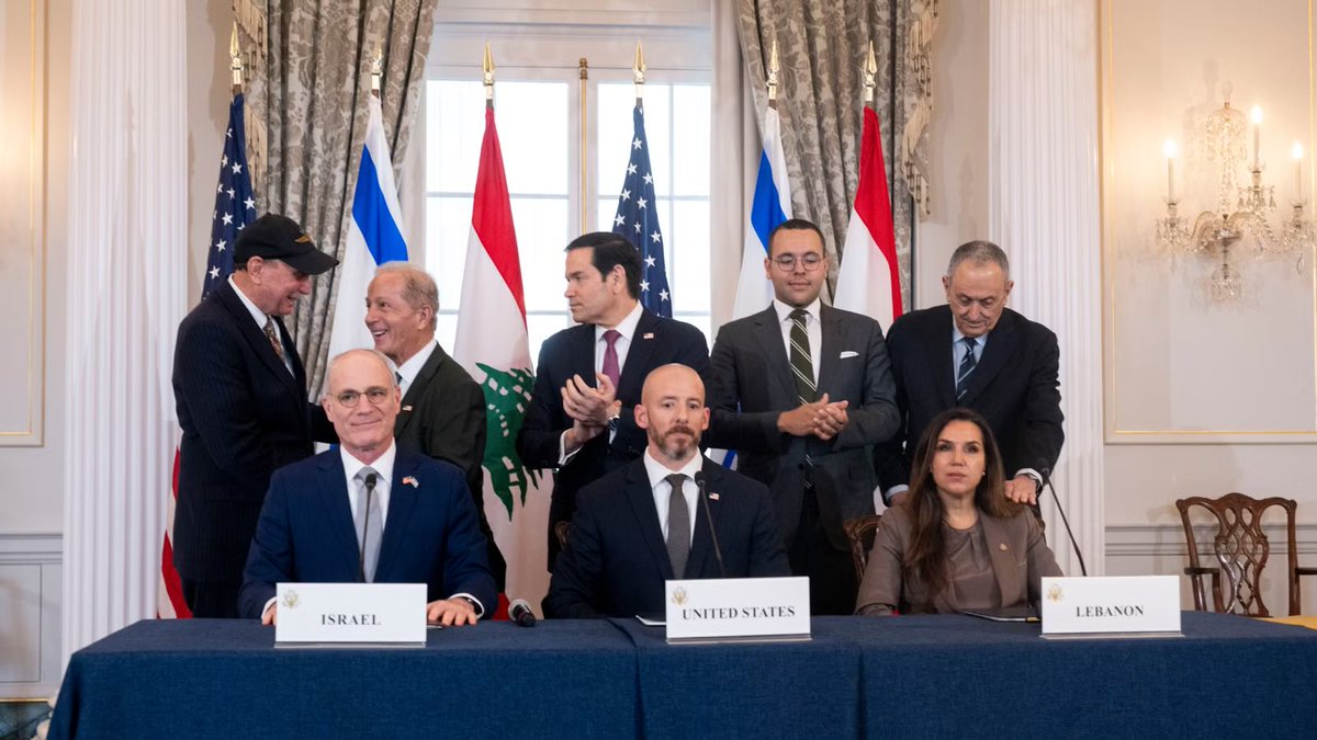 Bob_Hasbara's tweet photo. Pas besoin de grande analyse pour comprendre l’accord Israël-Liban.

L’accord fait chier le Hezbollah et les mollahs iraniens, mais enchante les Libanais et les Israéliens.

Il fait chier Malbrunot et Gallagher Fenwick, mais est encensé par Maya Khadra.

Il fait chier Vance, mais c’est une victoire pour Rubio.

Il fait chier Macron, LFI et Rima Hassan, mais est célébré par les gouvernements de Washington, Beyrouth et Jérusalem.

Et c’est à peu près tout ce que vous avez besoin de savoir.