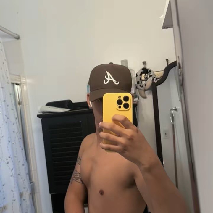 aleeejo22's tweet photo. 🤙🏾 https://t.co/gMCfvzZVxU