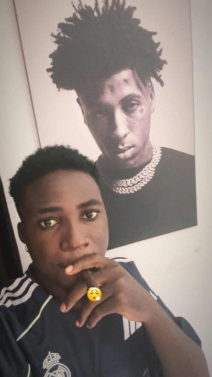 shocker_700's tweet photo. @honestfc1 NBA Youngboy 💚🐐 https://t.co/QWWOyXDQWg