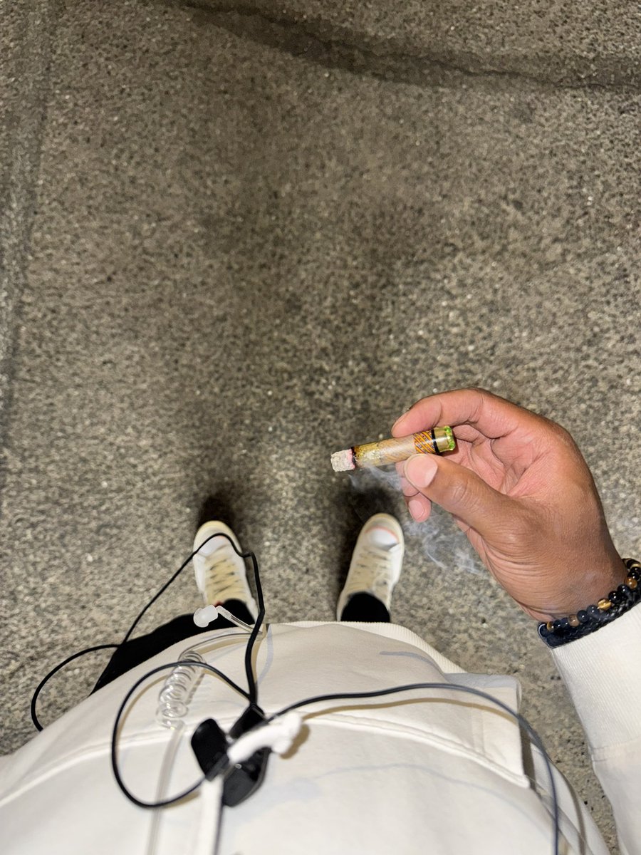 tyelevation's tweet photo. Blessed to have both sides 🙌🏾☀️🖤 https://t.co/yHQ5eFVAZv
