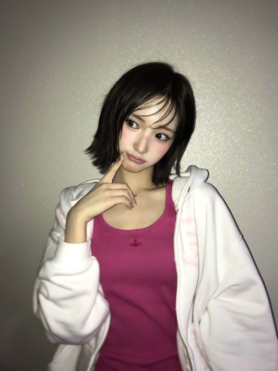 KiiiKiii_talk's tweet photo. 내 이쁘나?? 어떻노🤍

#KiiiKiii #키키 #JIYU #지유 https://t.co/TuOtiZjRTl