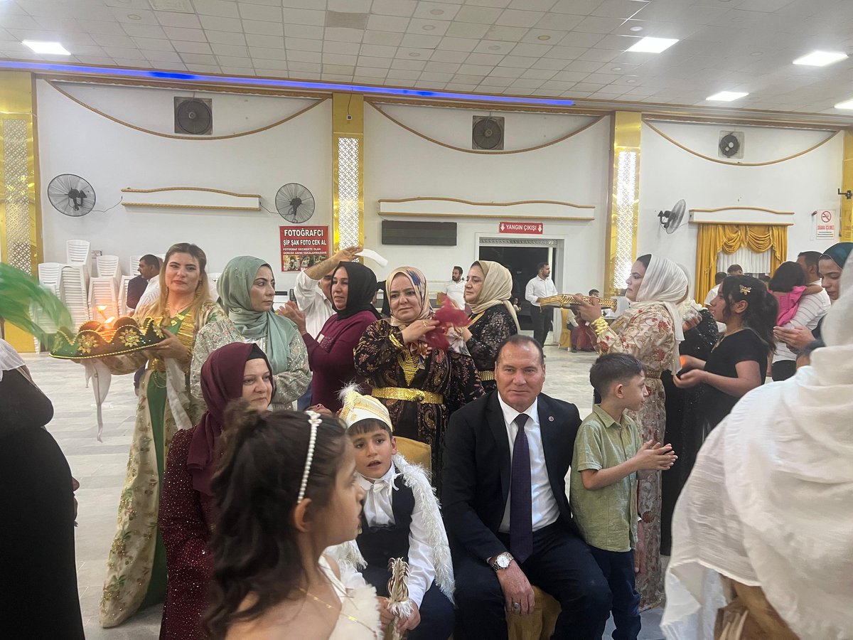 fuatblci's tweet photo. Suruç Şeddadi oxs aşiretine bağlı Güneş Ailesine Kirve olduk güzel bir düğünle Taçlanan Kirveligimiz hayırlı olsun  @GultenBalci63 https://t.co/ewysrqbygi
