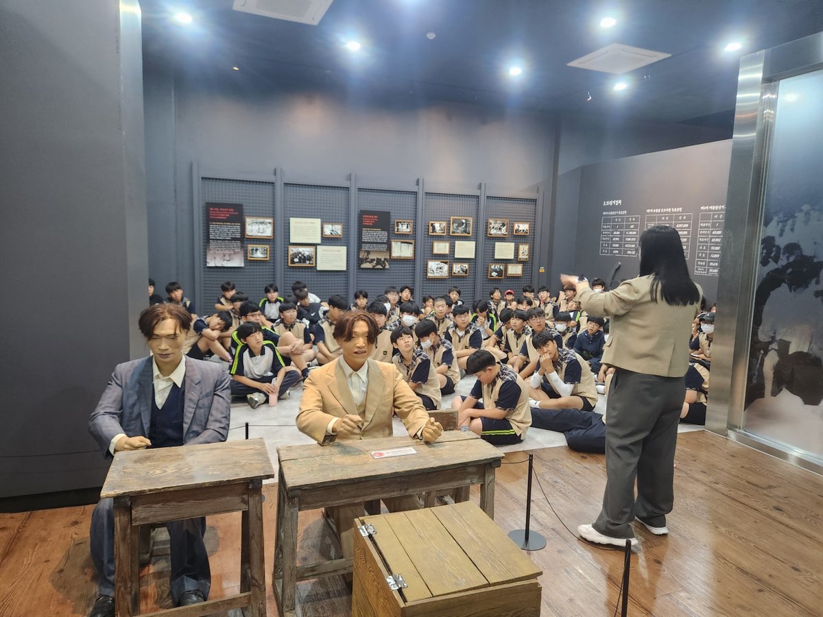 NC3_15's tweet photo. 2026.06.29. 남*중학교
민주주의를 배우고 그날의 잊지 말아야 할 역사를 다시 한번 마음에 새겼습니다. https://t.co/hU5UjQsmWU