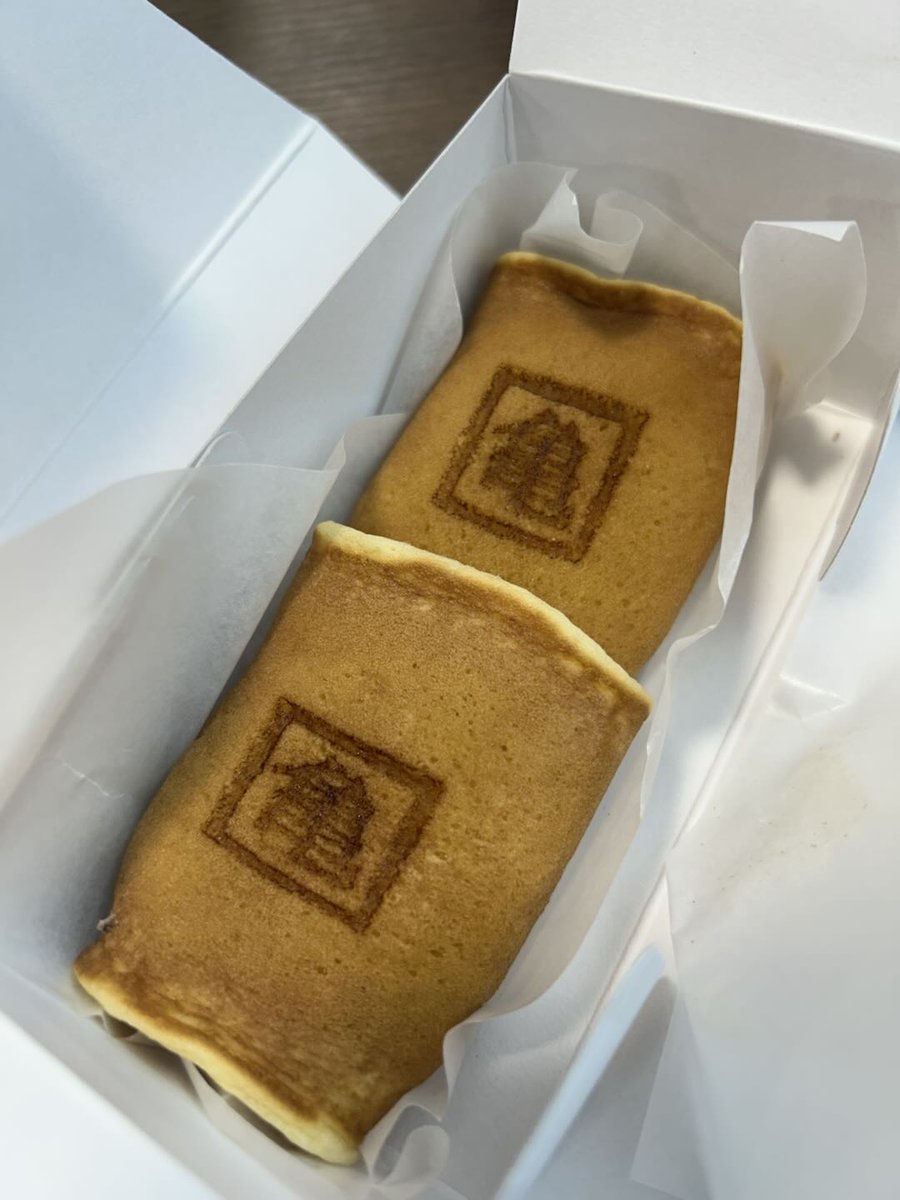 ASNOVA_keiri's tweet photo. 先輩が #お亀堂 さんのあん巻きを買ってきてくれました！
生地がもちもちで、まさに私の大好きな味でした🐰💛
豊橋のカフェ併設店舗にも絶対行くと心に誓いました🍡✨
＃企業公式相互フォロー　＃豊橋グルメ https://t.co/10yHihy7kC