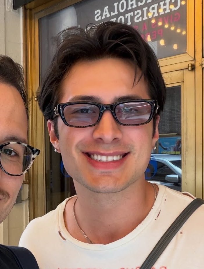 only4hudson's tweet photo. IT’S THAT DAMN CANADIAN SMILE https://t.co/O0pVzwnjQk