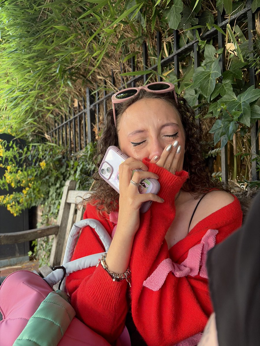 lilyemmaaa's tweet photo. @HSHQ this is my one and only humble plea to be the photographer occasionally tonight. it’s my last time attending the show standing w my bestie &amp; it would be so special. we met harry yesterday, flew to amsterdam for the show &amp; have met and interviewed so many lovely fans. pls xx https://t.co/j87c7LqrOg
