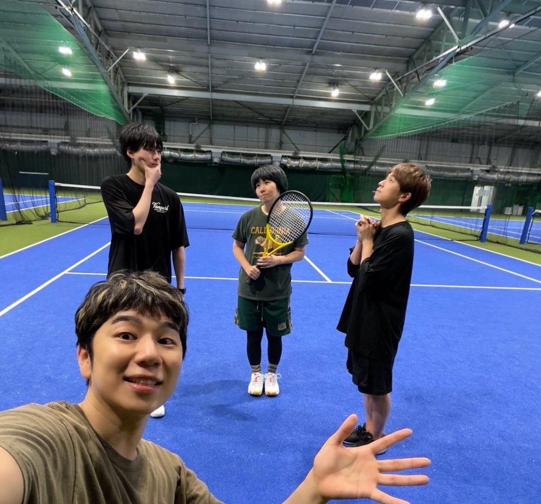 Koutarotaro's tweet photo. 久々にテニスで汗かけてうれしい🎾のに、なんでこんなバラバラな表情なの https://t.co/AvQau8WEvG