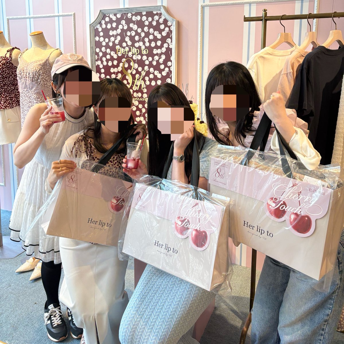 pista_to_bis's tweet photo. SUMMER COLLECTION 26
 “La Dolce Vita” in OSAKA

今回もありがとう♡
大阪の店舗も楽しみ！

#Herlipto https://t.co/NIVYQsAiHo
