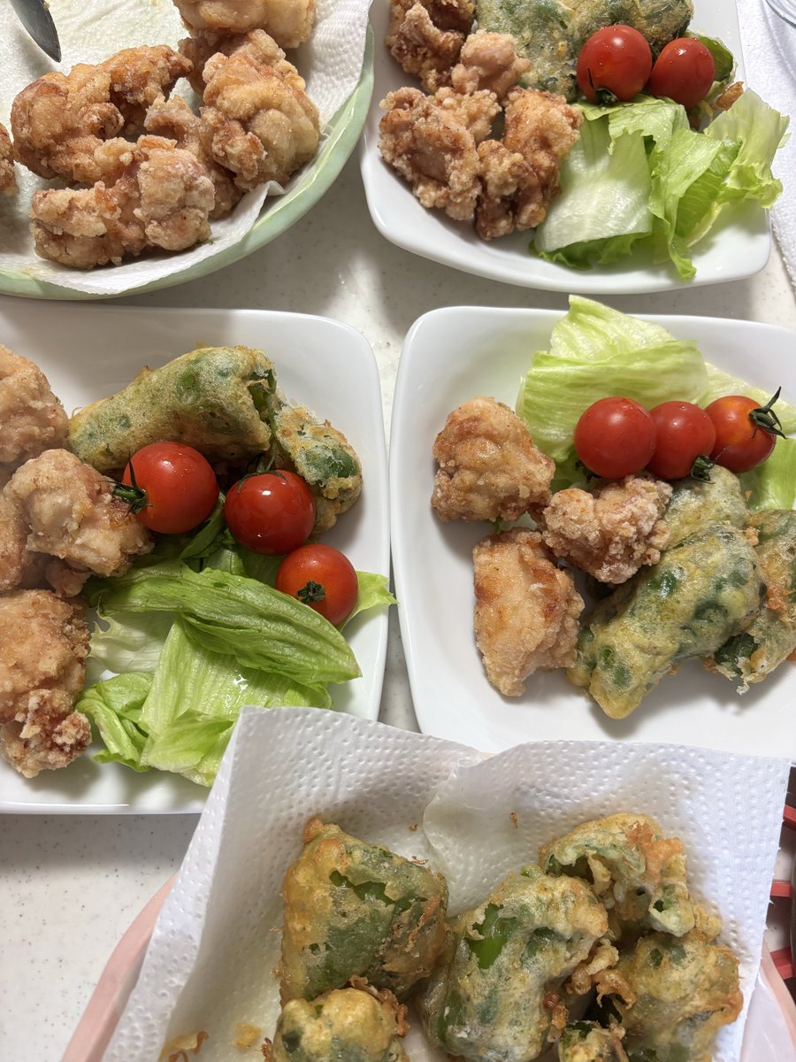 LLrubbishRR's tweet photo. 2026.6.29夕食
唐揚げ、ピーマン天ぷら、サラダ、スープ、果物 https://t.co/IQdRYh3Itx