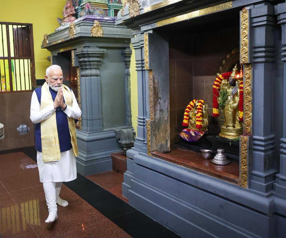 PMOIndia's tweet photo. PM @narendramodi offered prayers at the Arulmigu Navasakthi Vinayagar Temple in Victoria, the prominent Hindu temple of Seychelles. https://t.co/xsJZ8zIWOH