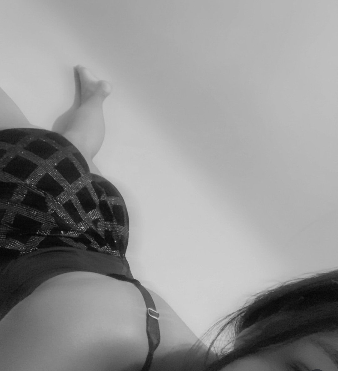 sanju19877214's tweet photo. U guys like my curves 

Rt comment likes https://t.co/aOrbncqAjw