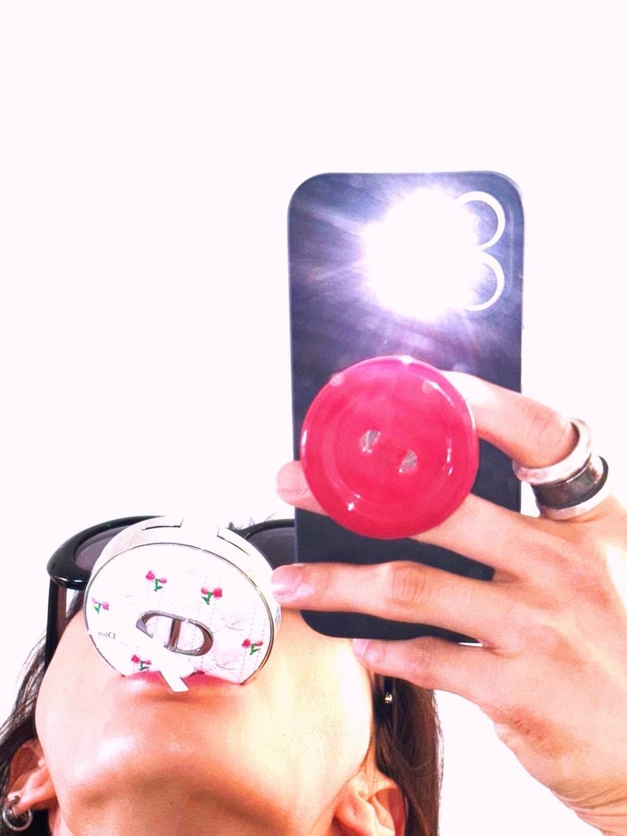 hyvnjinaslove's tweet photo. dior: for this one we’d prefer if you included the product in all the slides, make it visible
hyunjin: say no more https://t.co/ewpZR5AWyz