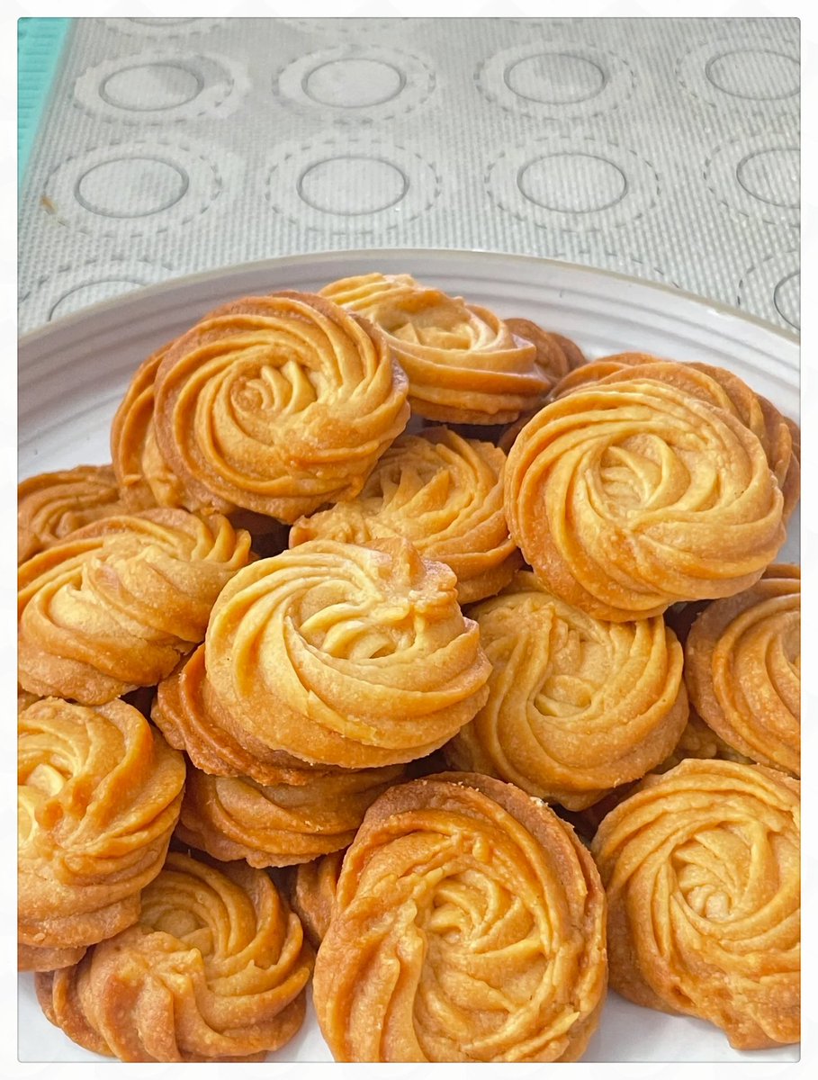 Ivan38100022's tweet photo. Just spent a cozy Sunday whipping up butter cookies—warm, crumbly, and way better than store-bought! No fancy tools, just joy in every doughy bite.  #HomeBaking， https://t.co/JPm2kw2thA