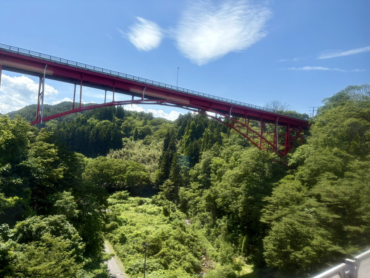 Norurun_Notte's tweet photo. 三陸鉄道、久しぶりに乗った！
海も山もトンネルも橋も、全部サイコーでした！🤗 https://t.co/3Vgwj5P2Zm