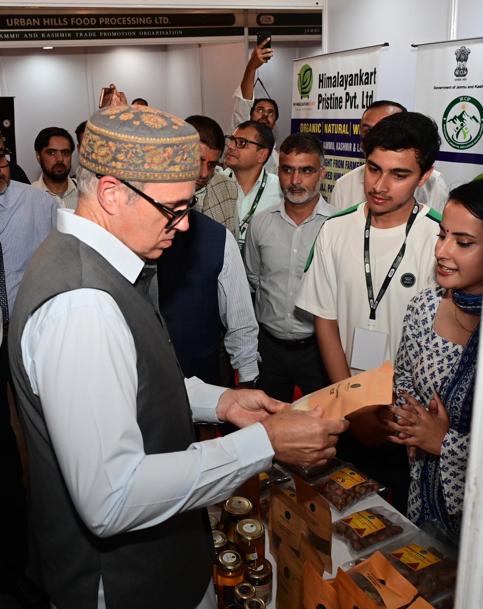 CM_JnK's tweet photo. At the J&K International Buyer-Seller Meet, 2026 held at SKICC today, the Chief Minister visited various exhibition stalls under the theme “Know Your Artisan” and interacted with artisans, entrepreneurs and buyers from across India and abroad. He highlighted Jammu & Kashmir's immense trade and export potential and reaffirmed the Government's commitment to taking local enterprises to the world stage.