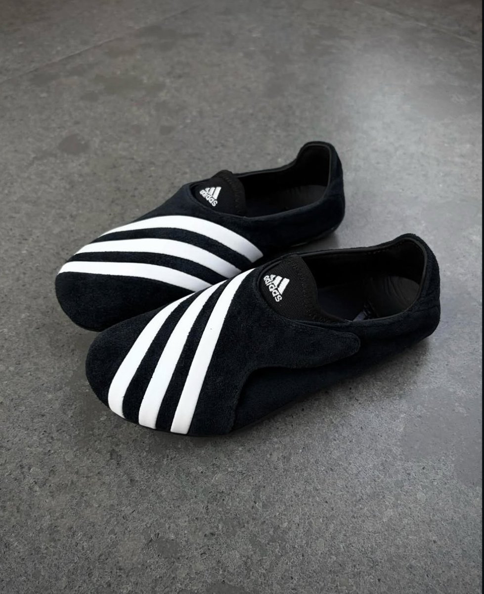 wtftarki's tweet photo. Adidas x Pharrell Williams Vario flat Earther comfortable fit life casual wear .. https://t.co/1mo0Rsbswl
