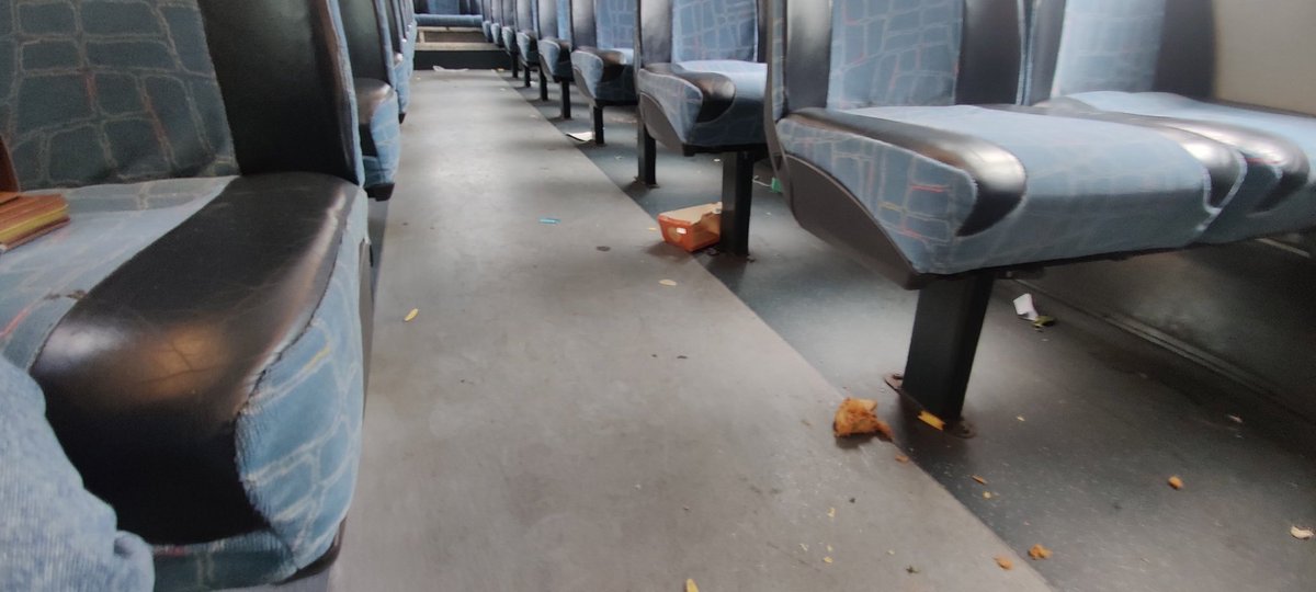 Funky_Teapot's tweet photo. @Buseireann 202 bus in cork at 9:30 am. 
Great service. Loved the stale chicken that came with the fare. 10/10 https://t.co/pFDMI7UA2U