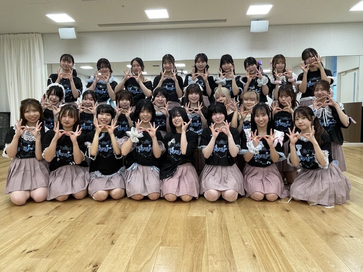 copydance's tweet photo. 6/27大阪大学夏まつり無事終了いたしました✨
お足元の悪い中お越しくださった皆様本当にありがとうございます！
撮っていただいたお写真はぜひ本アカウントまでよろしくお願いいたします🎀
また次回のイベントでお会いしましょう！！ https://t.co/JneXPZMeAD