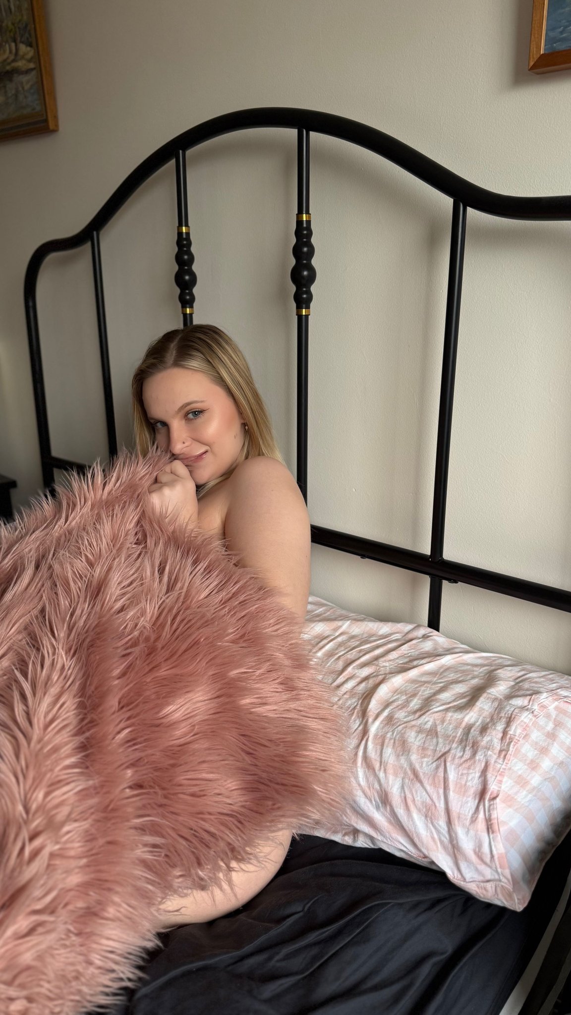 Wanna come find out whats under the blanket? 😉 https://t.co/SeHDpD07Ee