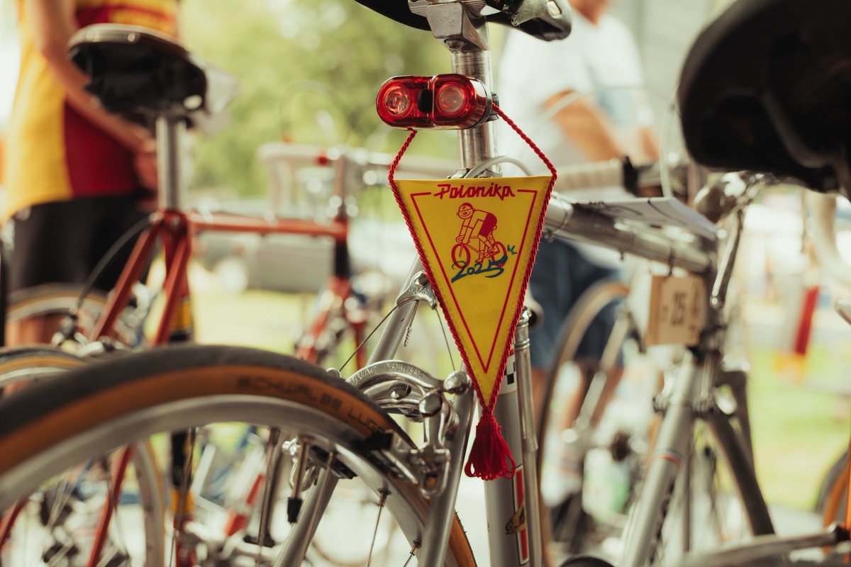 Polen_Travel_NL's tweet photo. 🌿Zin in een reis terug in de tijd, ver weg van de gebaande paden? 🚲
Tijdens de 4e editie van de internationale Polonika Retro Fietstocht ontdek je Polen in echte retrostijl. Van 24 t/m 26 juli 2026 in Mielnik, aan de Bug, in het hart van Podlaskie. https://t.co/5qcZJlXHzS https://t.co/Hawvzd2Kub