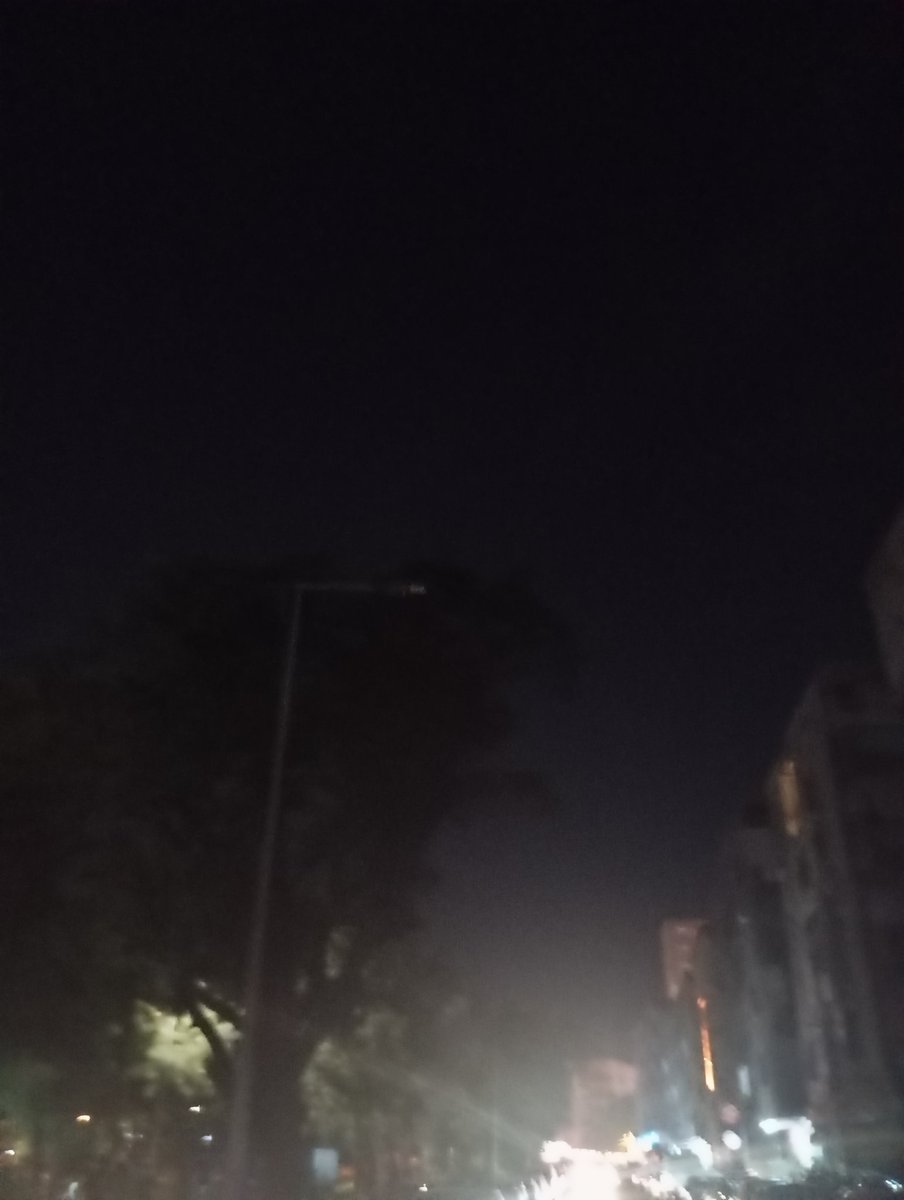 varolus35's tweet photo. @gdzelektrik burası buca Adatepe 60 sokak tam 1 yıldır sokak aydınlatması yanmıyor. Gündüz gelip bakıp sorun yok diye dönüş yapıyorsunuz . Alın size akşam çektiğim fotoğraf. Yaniyormuymus ??? https://t.co/bH502aQh8u