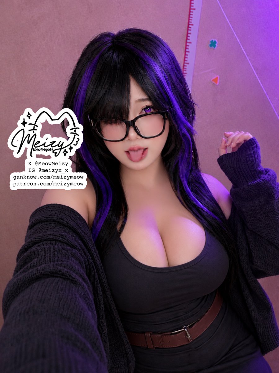 MeowMeizy's tweet photo. Hehe~ Caught you staring, Commander 💜
Come a little closer… I promise I only bite when I'm in the mood~
Now, tell me! Am I your favorite yet? https://t.co/qzB3aVcCkH