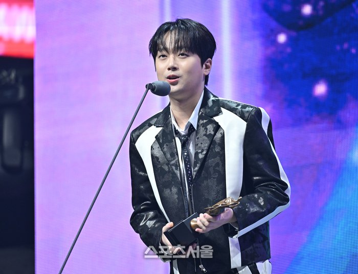 trot_flower_boy's tweet photo. 기사도 뜬김에 서가대 기사사진 모음
260620 서울가요대상 https://t.co/xnzOouOy66