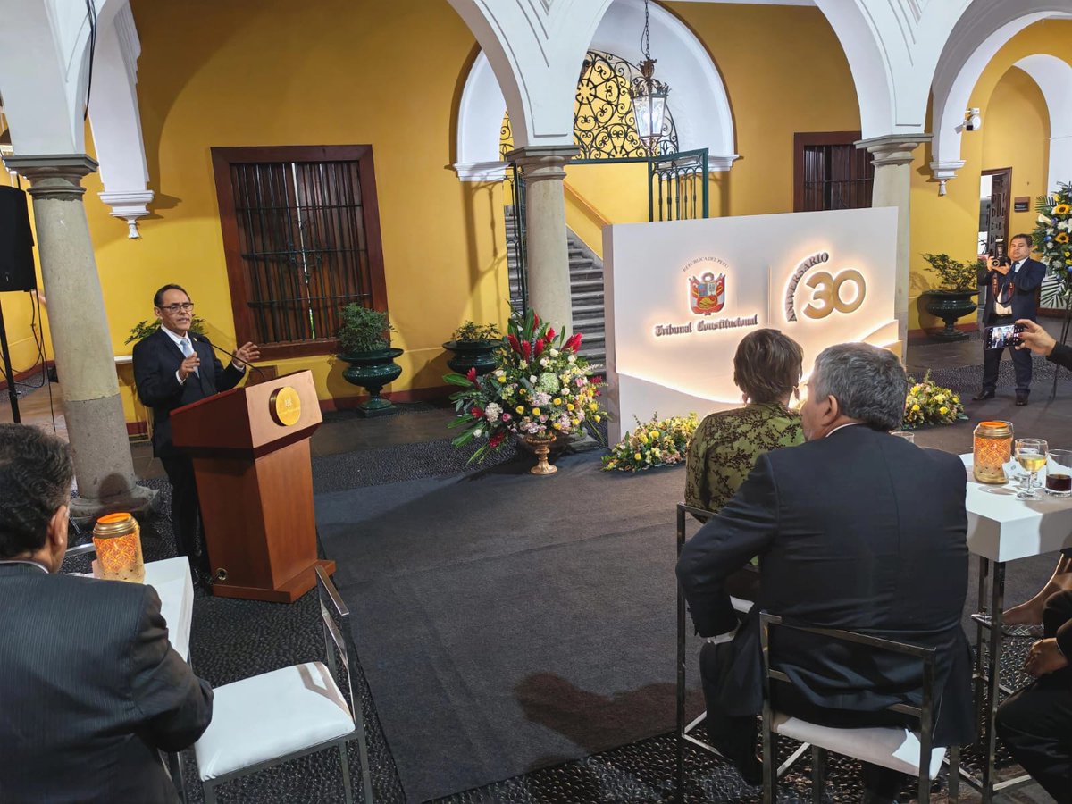 TC_Peru's tweet photo. ▶️ Autoridades, diplomáticos, académicos y otras personalidades participaron en el cóctel que brindó el Tribunal Constitucional en el marco de las actividades oficiales por el 30 aniversario institucional de instalación y funcionamiento.
Más información 👉 https://t.co/YJsRbNRUkz https://t.co/r5v9PUTaBF