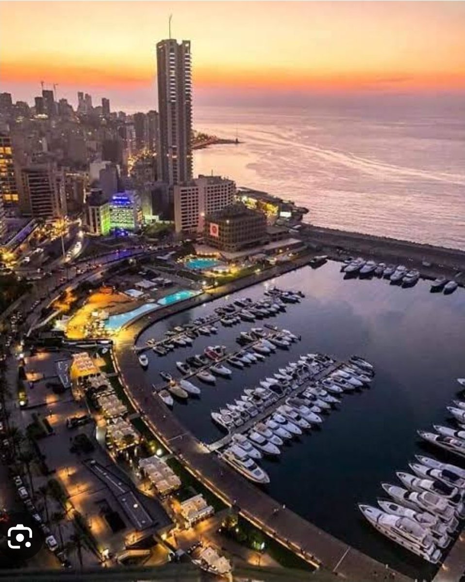 elyChahwan's tweet photo. شو كان صار لو الحزب سنة ٢٠٠٠ اعطى سلاحه للجيش ودخل في السياسية وحررنا كمصر الباقي بسلام انت بحالك انا بحالي وإتجه اللبنانين لبناء دولةإقتصاد وعلم وين كنا رفيق بيار وسام تويني عيدو أحياء لا محور ولا إسناد شعب بيد واحدة هل ترى سيبقى حلم بدنا وطن مش أرض لأن الأرض تشترى أما..بدناوطن https://t.co/CwHXyOQdhe