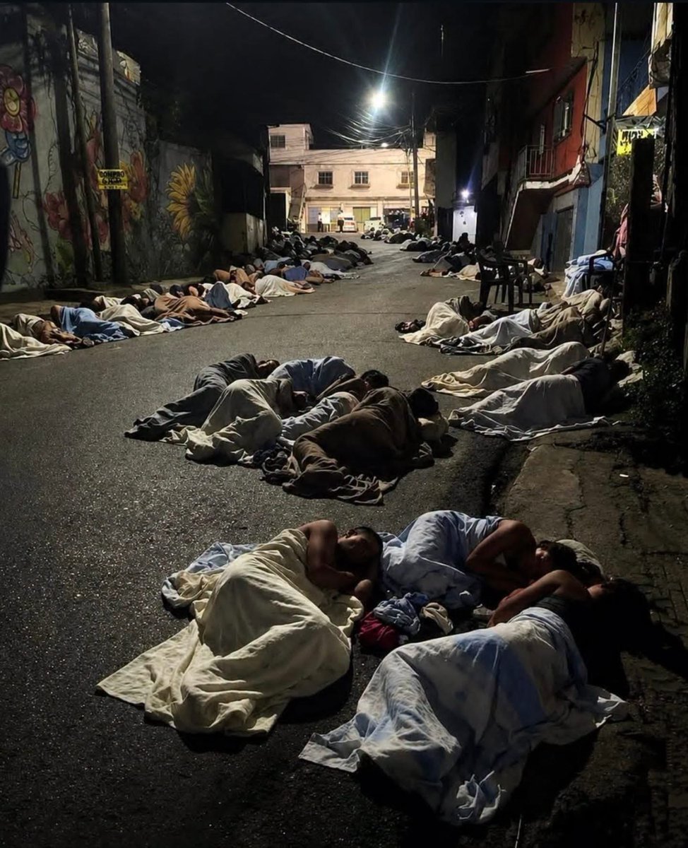 Hoopss's tweet photo. Tonight, While many of us can sleep soundly at night, countless families in Venezuela rest on the streets, avoiding the daily fear of structural collapse and unsafe housing. 

Pray for our brothers and sisters in Venezuela. https://t.co/uEY8jWiQTi