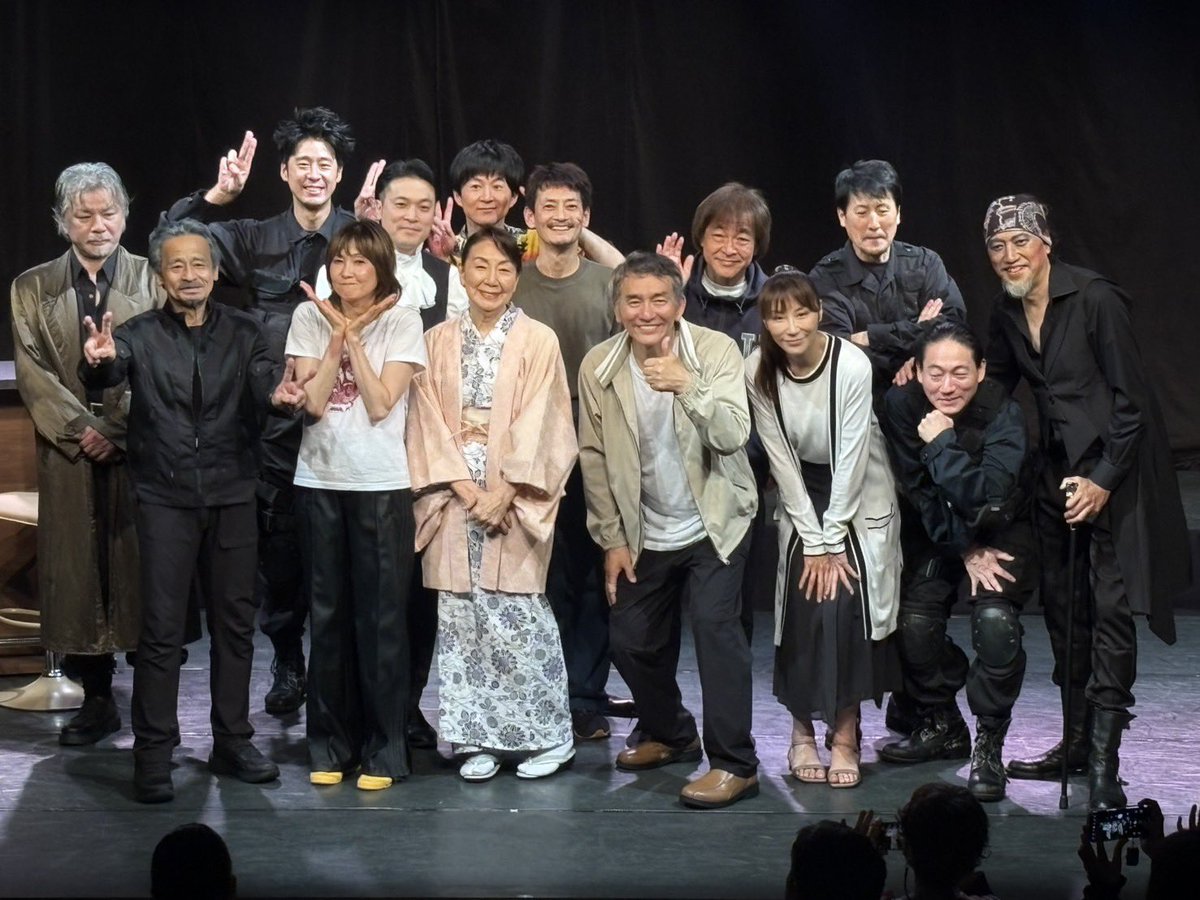 jun_A_TO's tweet photo. 『恩讐の彼方』東京公演が無事に千穐楽を迎える事が出来ました。
これも、ご来場賜りました皆様、キャスト、スタッフ、皆々様のお陰です。
金曜日には、次男君がイタリアから戻り、一緒にホテル住まい。
ホテルで1人じゃない…と思うだけで安心したのか、よく眠れて体調も良くなりました。病は気からです。
さあ、神戸‼️本拠地で頑張ります‼️

＃恩讐の彼方