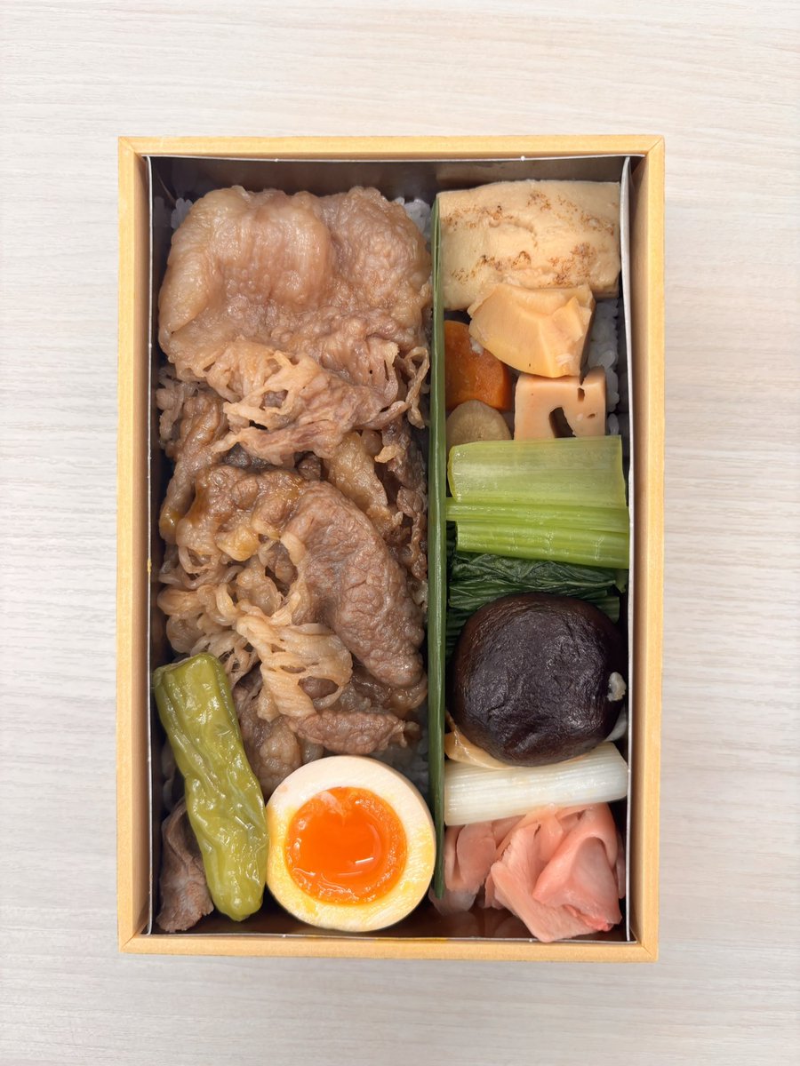 hamakko2020's tweet photo. 肉の日 (*´༥`*)ｳﾏｳﾏ https://t.co/IuehaAOLB3