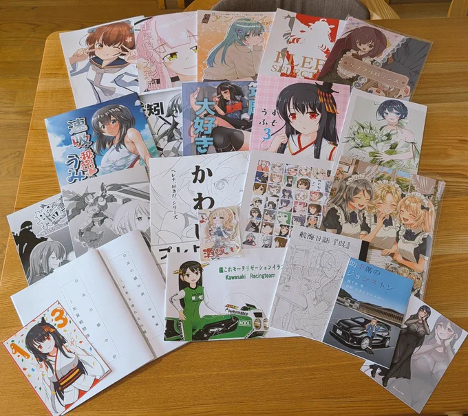 昨日いただきました新刊と差入れ群!
本当にありがとうございます🙇
ワンオペにて中々動けないなかお越し下さり感謝申し上げます。
じっくりと愉しませていただきます🤗 