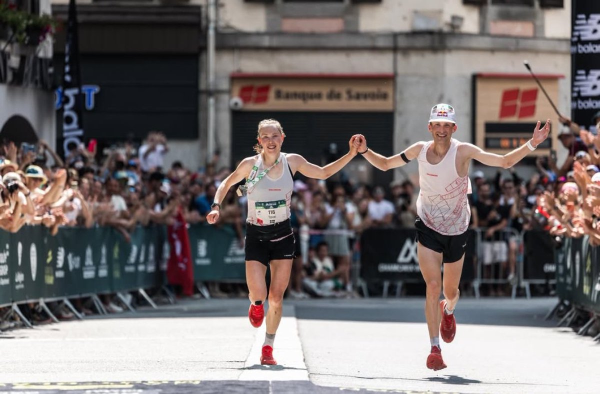 ultrescatalunya's tweet photo. Rémi Bonnet i Tove Alexandersson regnen a la Marathon du Mont-Blanc amb una exhibició memorable

El suís recupera la victòria tres anys després i la sueca destrossa el rècord de la prova amb la primera marca femenina per sota de les quatre hores

➕INFO➡️ https://t.co/aN6rFENpEr https://t.co/AAVoAibZVb