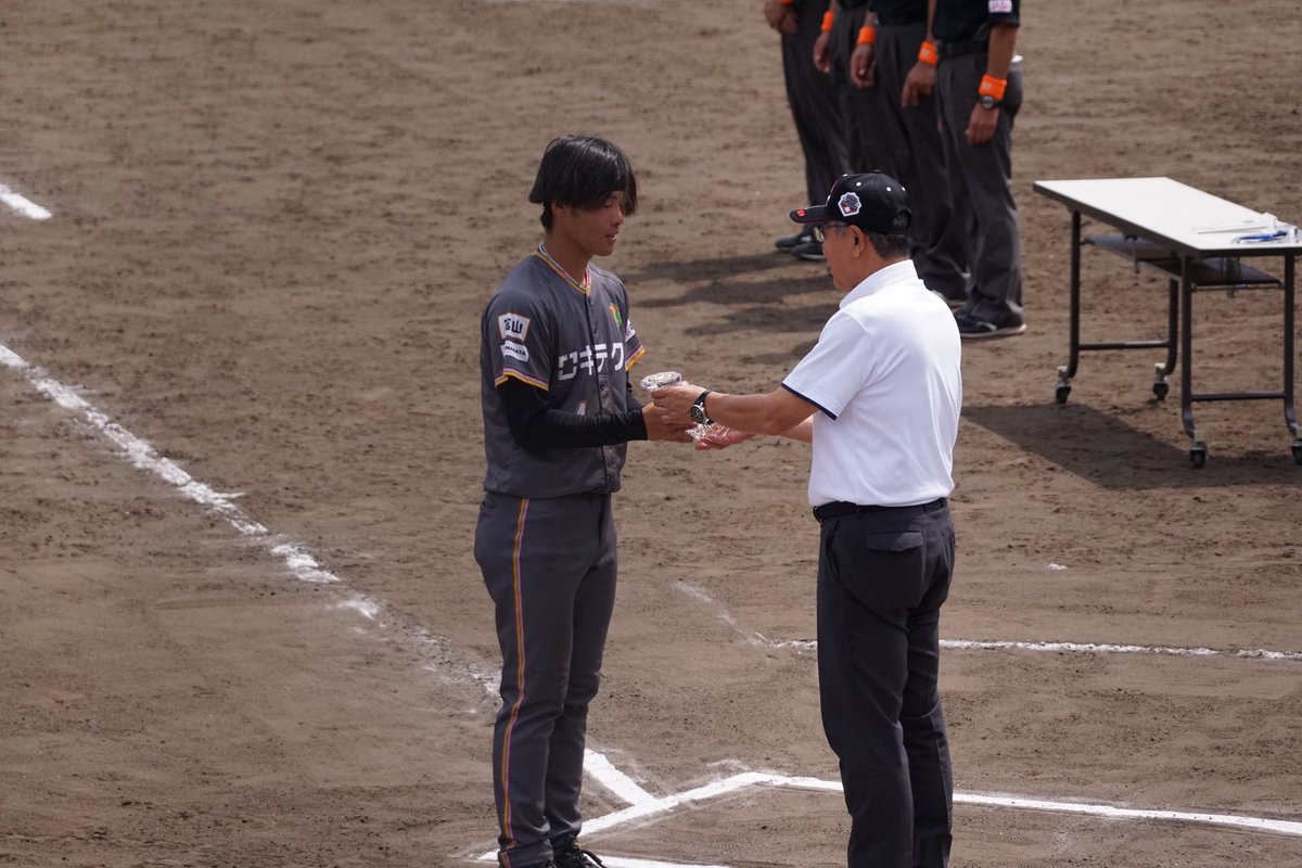 Ty10L46's tweet photo. 表彰
優勝 信越硬式野球クラブ
準優勝 ロキテクノ富山

最高殊勲選手賞 小林和貴選手(信越)
敢闘賞 帯川瑠生投手(ロキ)
打撃賞 .692 渡部海夢選手(ロキ)
最優秀監督賞 酒井仁太監督(信越)
横井信一賞 渡部海夢選手(ロキ) https://t.co/9xigfeXiom