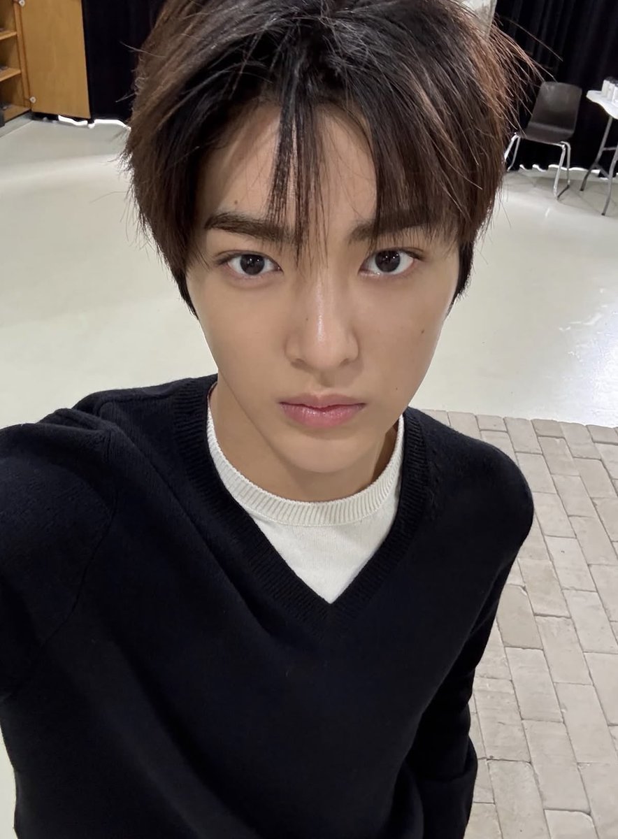 eomelt's tweet photo. 😣🖤 https://t.co/Q1R3KQwREc