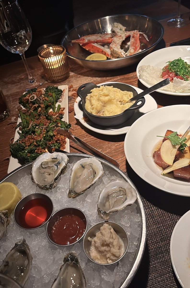 uluvqueenkitty's tweet photo. went out for a cuck-fun!ded dinner w daddyyy🥰

you’re covering his dessert 🙈😍😋 https://t.co/xBAAU25SOU