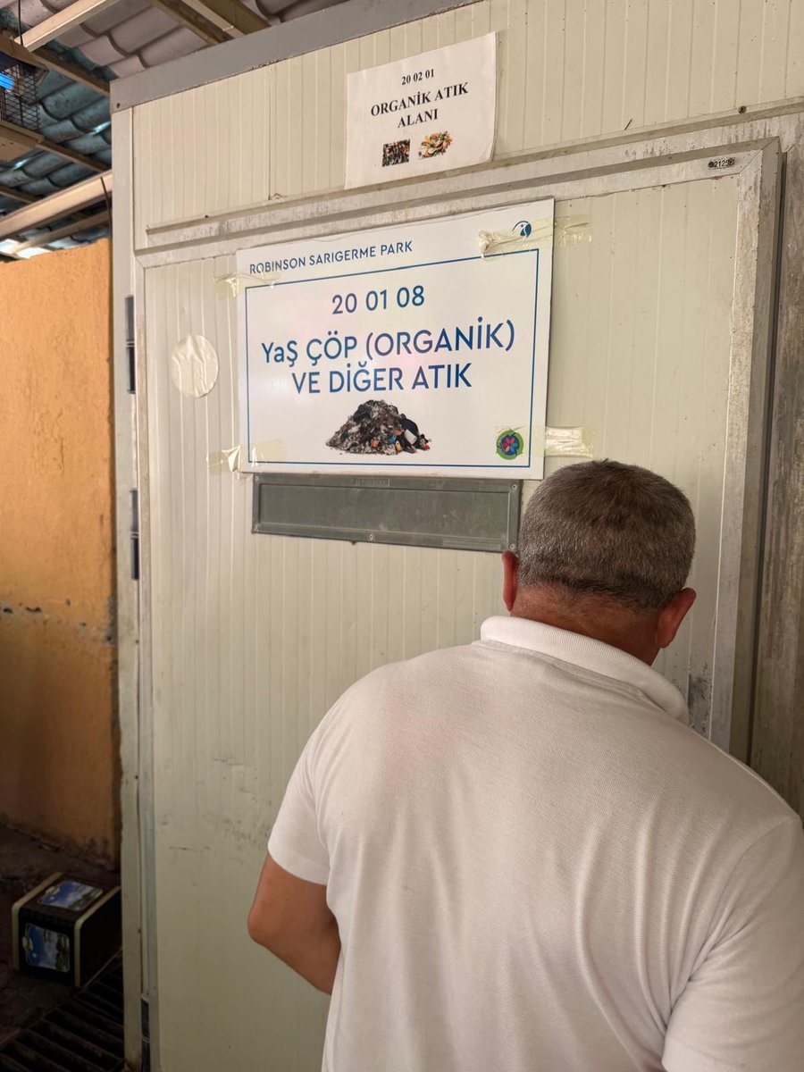 ortacatarim's tweet photo. 🏨🍽️ 5996 sayılı Kanun kapsamında otel işletmelerinde gıda denetimleri gerçekleştirildi. Gıda hijyeni, çapraz bulaşmanın önlenmesi, ürün muhafazası ve atık yönetimi konularında işletme çalışanlarına bilgilendirme yapıldı. https://t.co/9yHiG439cC