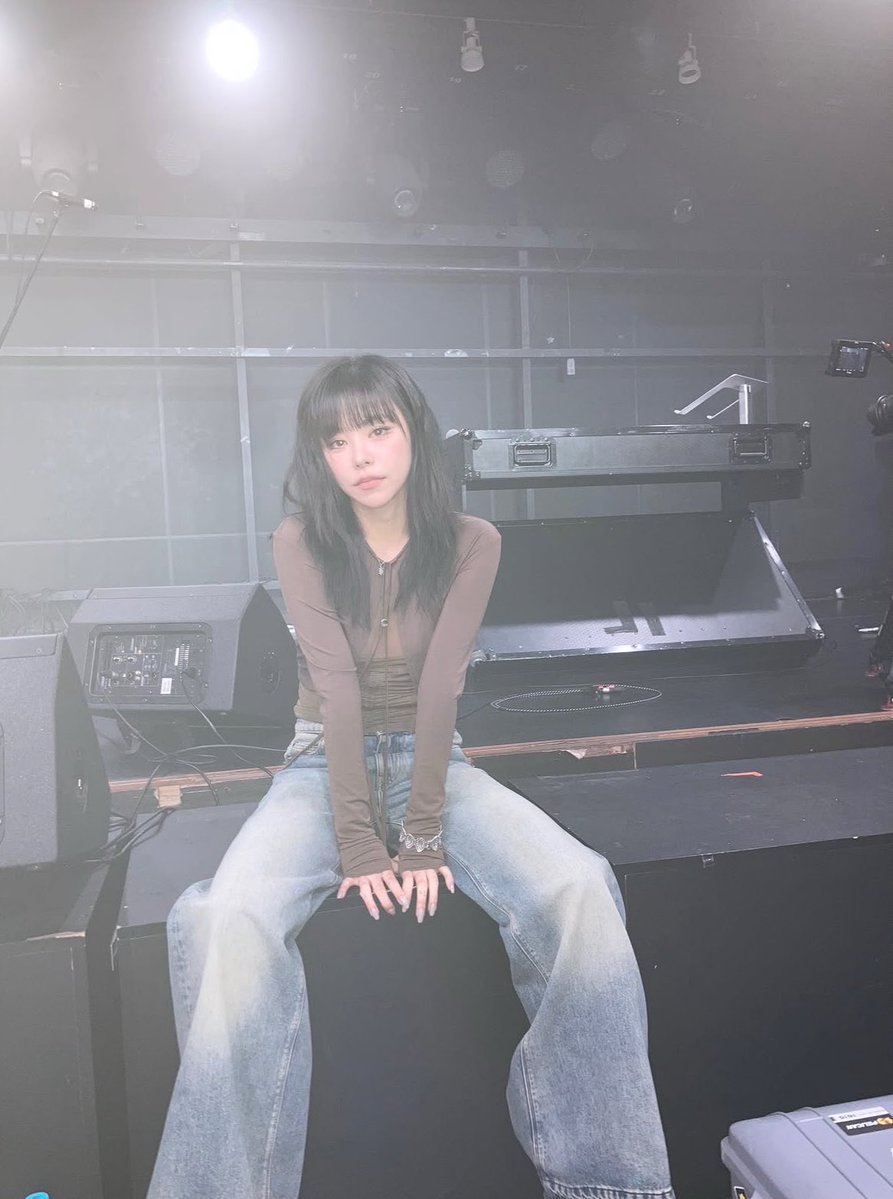 swfstagram's tweet photo. SHE’S SOOOOO 🥴🥴🥴 https://t.co/oiEcaQihRy