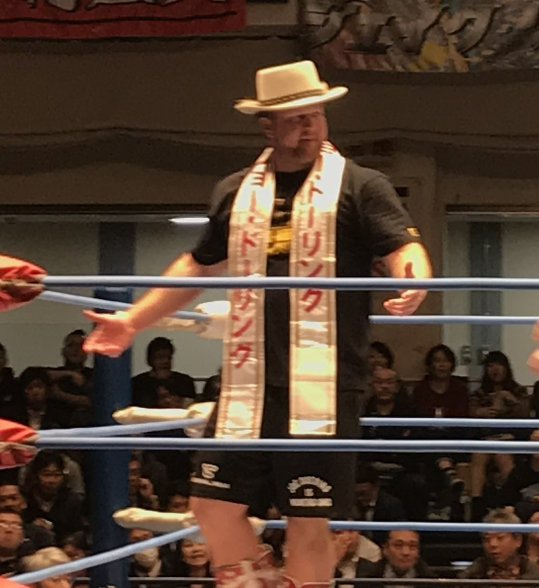 nammy4600's tweet photo. ジョー・ドーリングさんがお亡くなりになられたと昨夜聞いて残念でならない。まだ44歳という若さで…
入場の時にやたらと耳に残る♪ジョー！ジョー♪と叫ばなアカン感満載の入場曲が好きすぎて…😭ご冥福をお祈りいたします。
#ジョー・ドーリング #JoeDoering https://t.co/IcijTEB6Q1